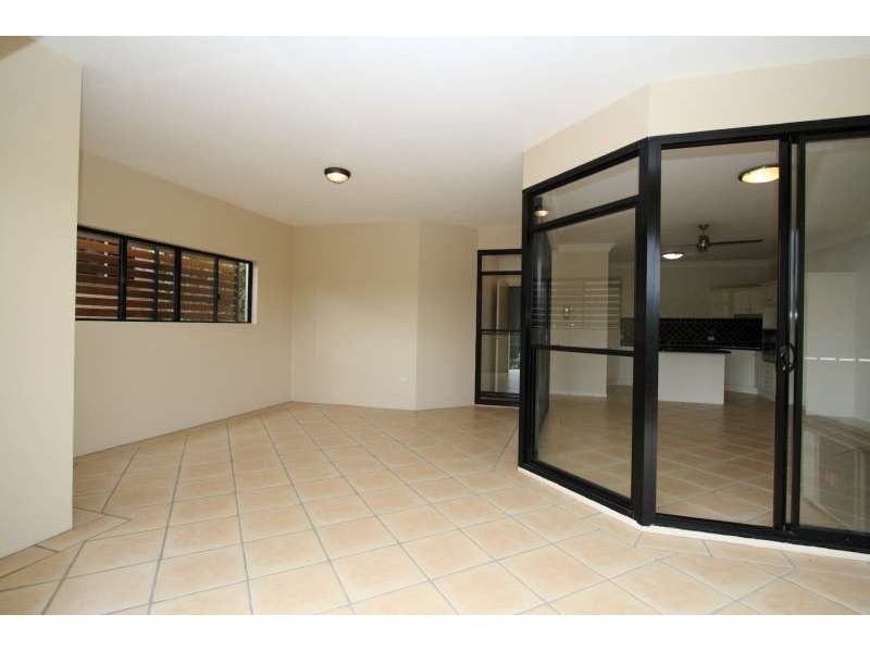 3/58 Sisley Street, St Lucia QLD 4067