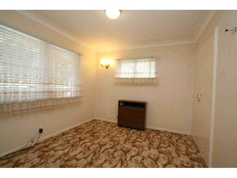 2 Kneale Street, Holland Park West QLD 4121