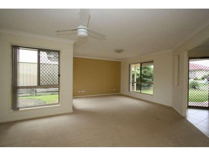 35 Dart Place, Parkinson QLD 4115