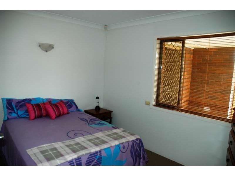 2 McCowan Street, Ashmore QLD 4214