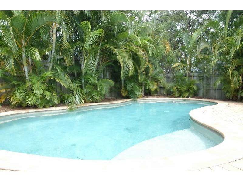 2 McCowan Street, Ashmore QLD 4214