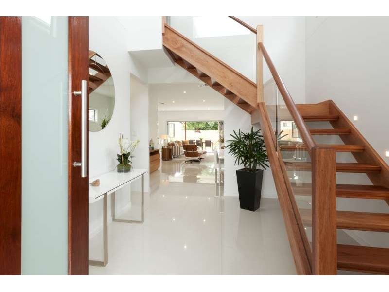 147 Graceville Avenue, Graceville QLD 4075