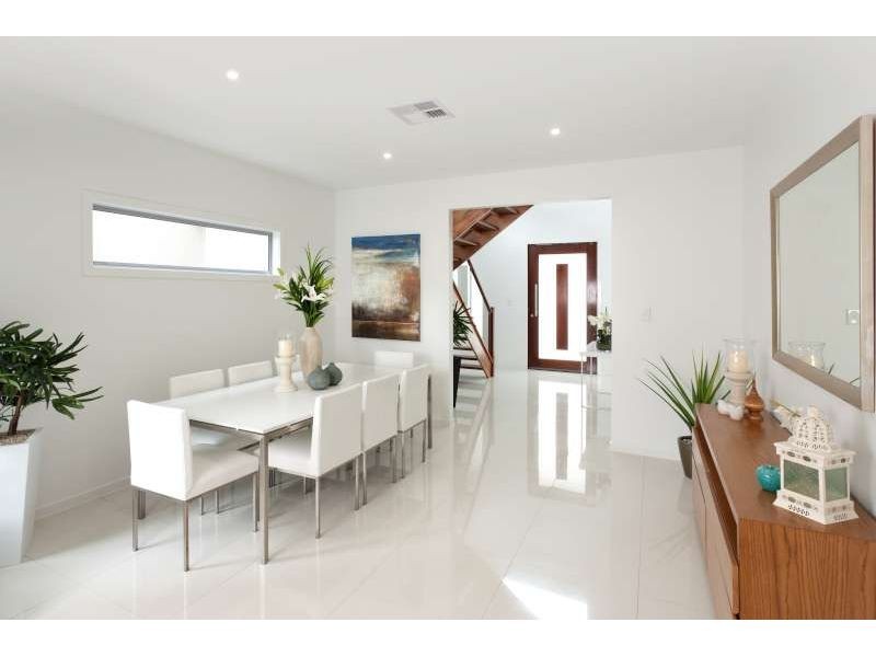 147 Graceville Avenue, Graceville QLD 4075