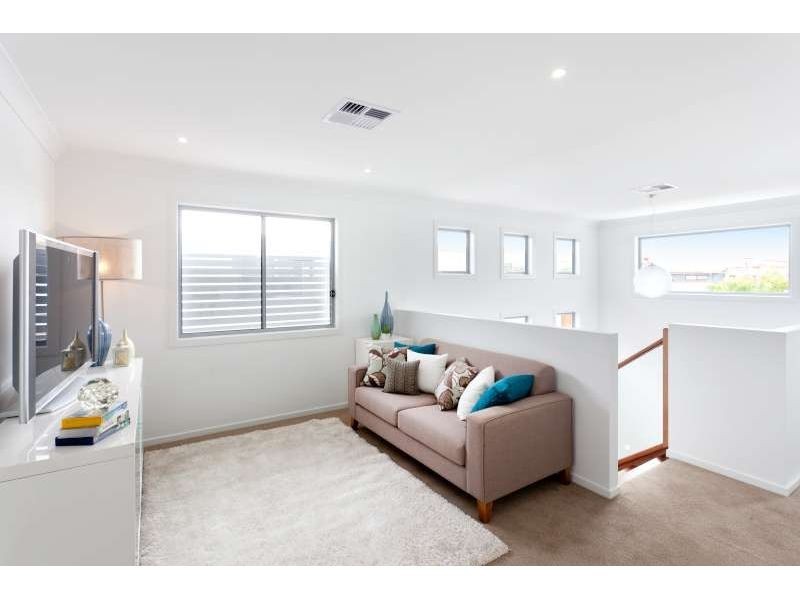 147 Graceville Avenue, Graceville QLD 4075