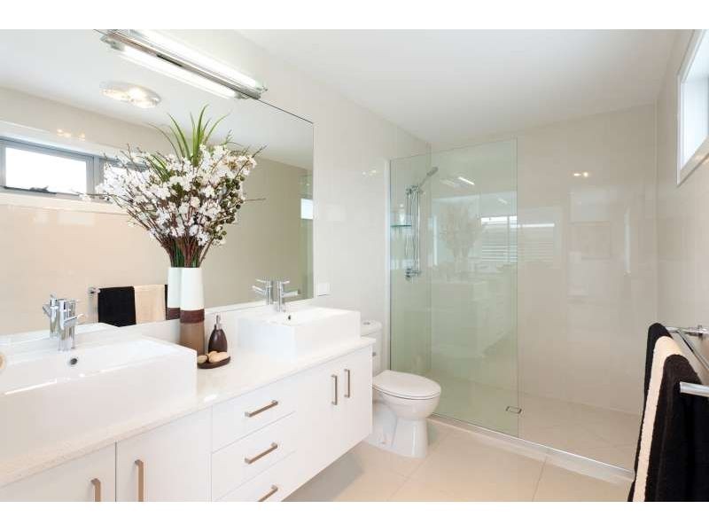 147 Graceville Avenue, Graceville QLD 4075