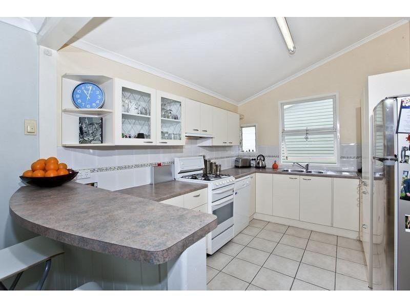 19 Newton Street, Coorparoo QLD 4151