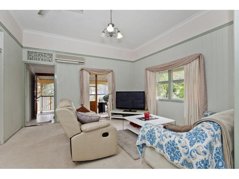 19 Newton Street, Coorparoo QLD 4151