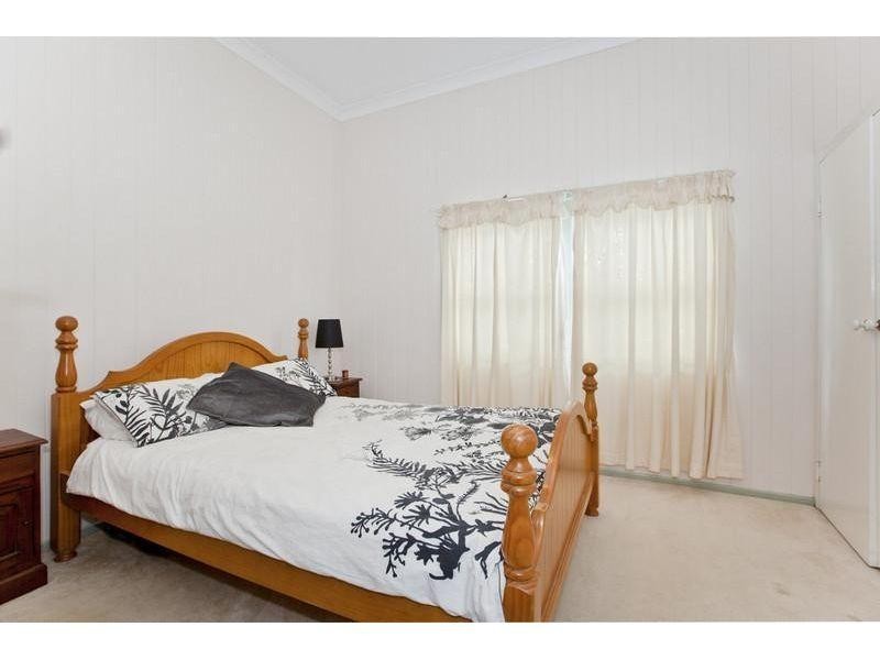 19 Newton Street, Coorparoo QLD 4151