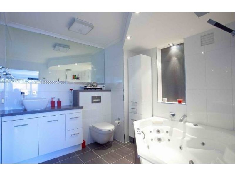 16, 1 Peninsular Drive, Surfers Paradise QLD 4217