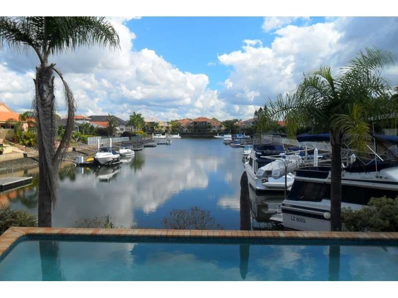 40 Medika Street, Runaway Bay QLD 4216