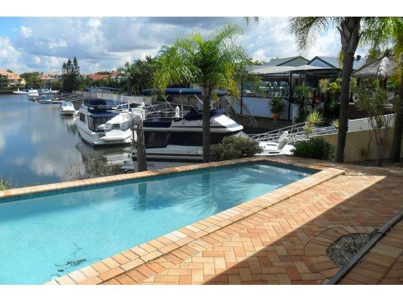 40 Medika Street, Runaway Bay QLD 4216