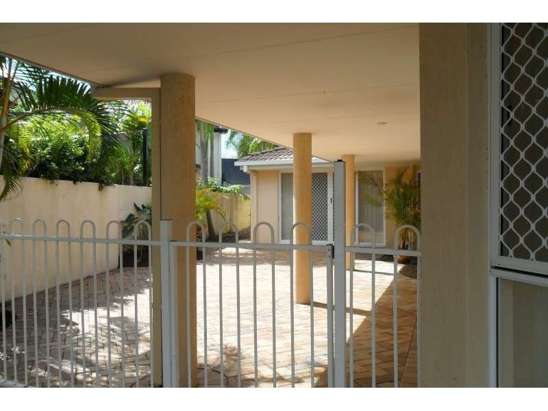 40 Medika Street, Runaway Bay QLD 4216