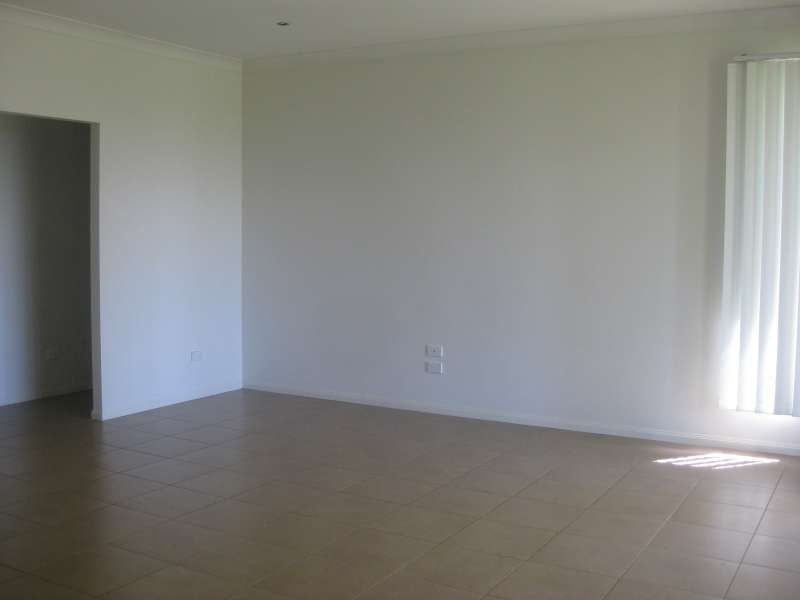 2 Calder Street, North Lakes QLD 4509