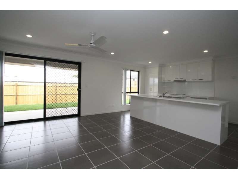 8 Electra Street, Marsden QLD 4132