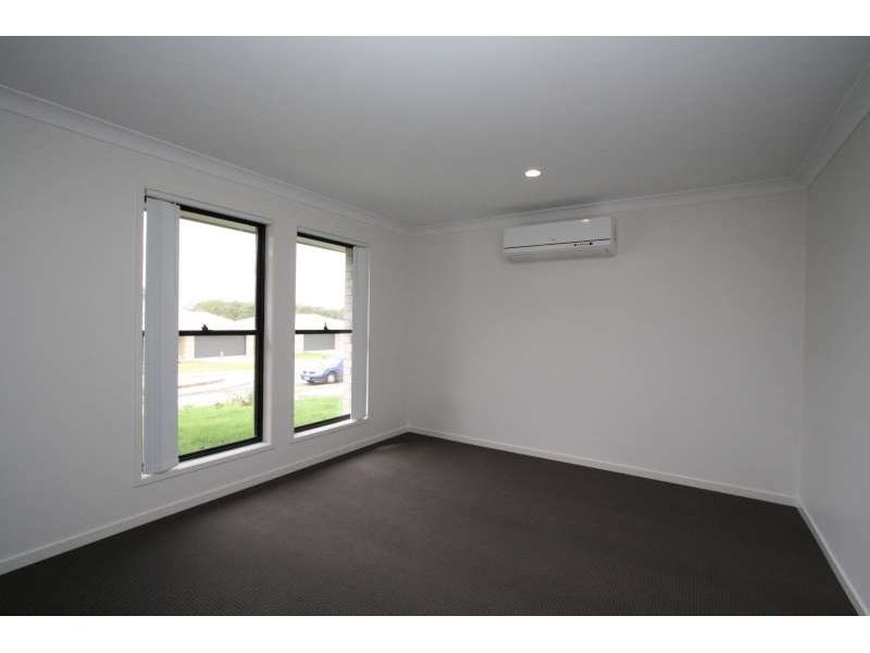 8 Electra Street, Marsden QLD 4132