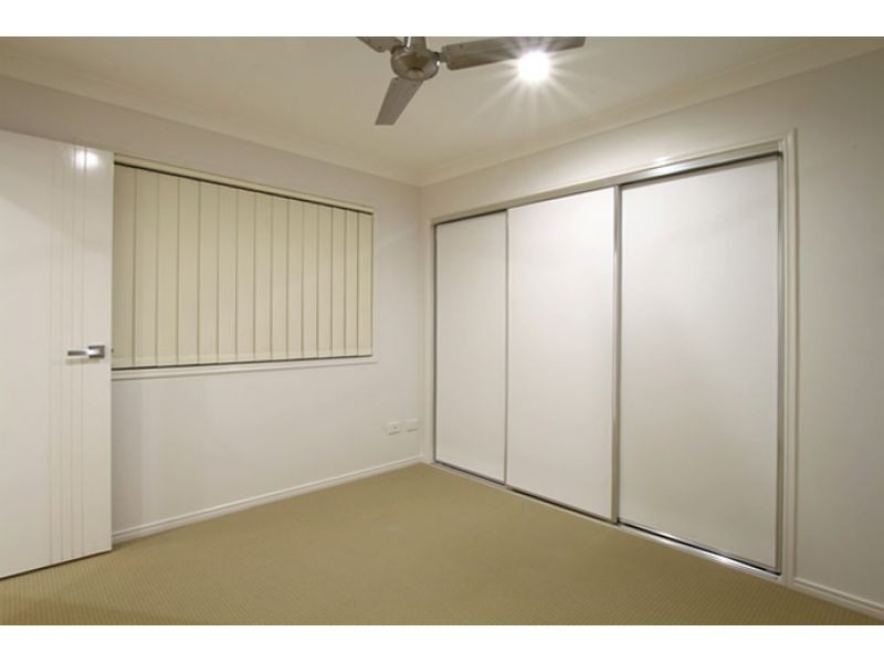 2/4 Levi Avenue, Morayfield QLD 4506