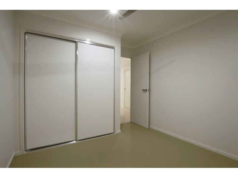 2/4 Levi Avenue, Morayfield QLD 4506