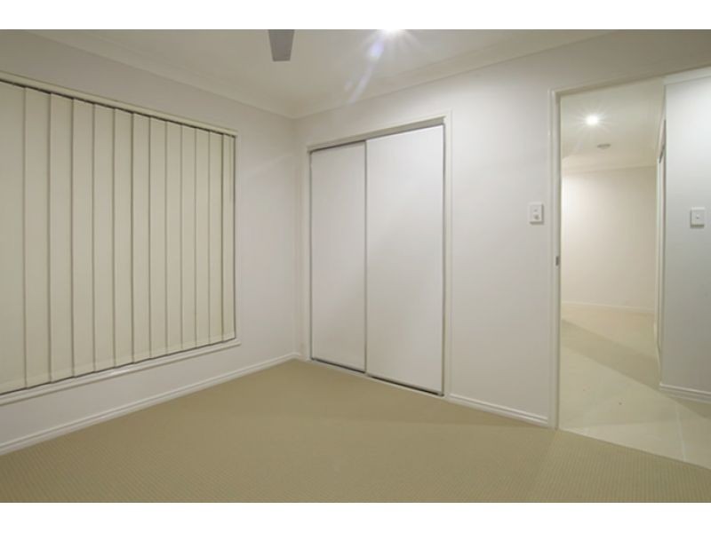 1/4 Levi Avenue, Morayfield QLD 4506
