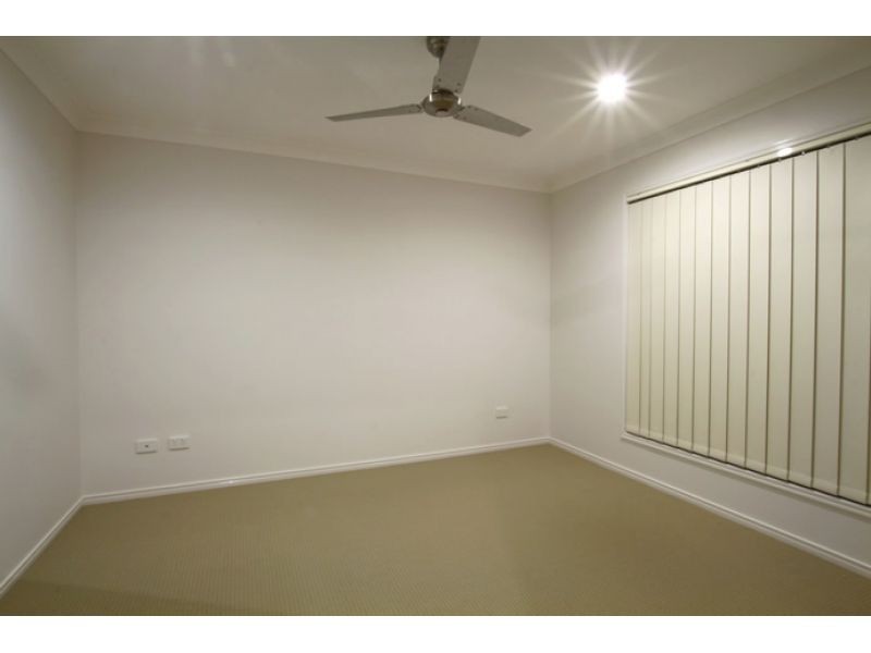 1/4 Levi Avenue, Morayfield QLD 4506
