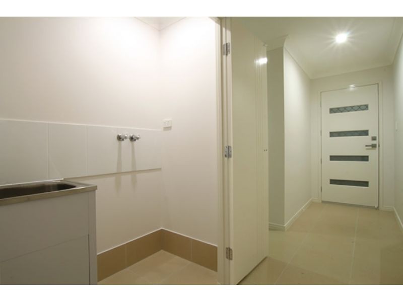 1/4 Levi Avenue, Morayfield QLD 4506