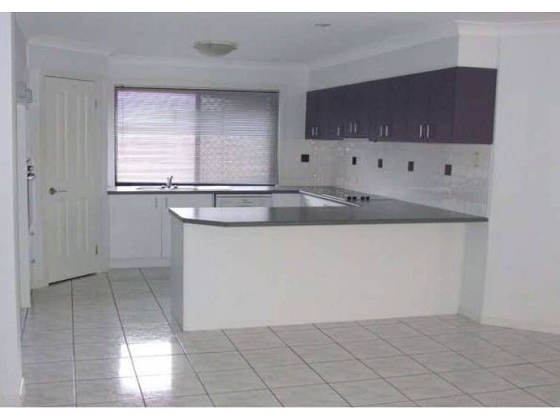 28 Spinnaker Circuit, Redland Bay QLD 4165