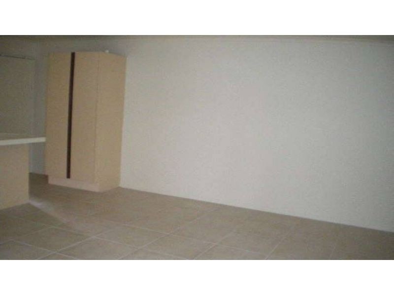 2, 20 Corrine Avenue, Southport QLD 4215