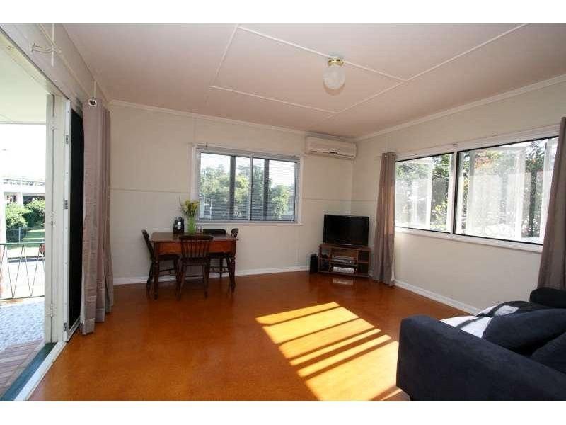 94 Bapaume Road, Holland Park West QLD 4121