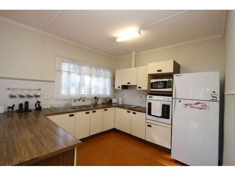 94 Bapaume Road, Holland Park West QLD 4121