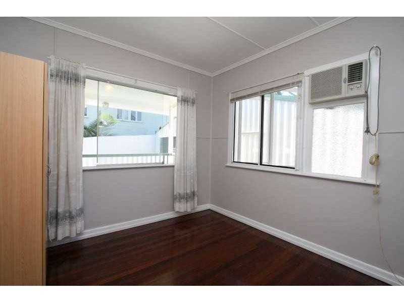 94 Bapaume Road, Holland Park West QLD 4121