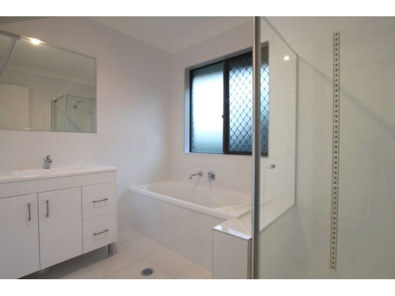 1, 20 Braheem Street, Morayfield QLD 4506