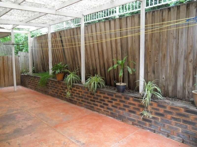 33 Hillside Terrace, St Lucia QLD 4067