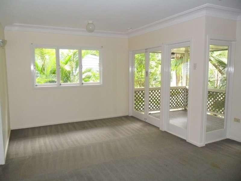 33 Hillside Terrace, St Lucia QLD 4067