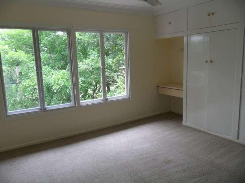 33 Hillside Terrace, St Lucia QLD 4067