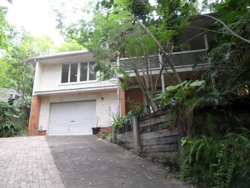 33 Hillside Terrace, St Lucia QLD 4067