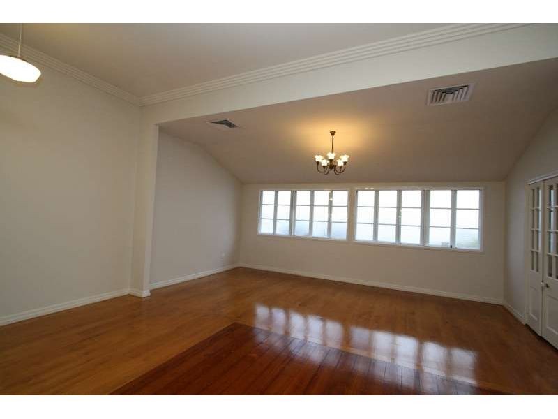 28 Wambool Street, Bulimba QLD 4171