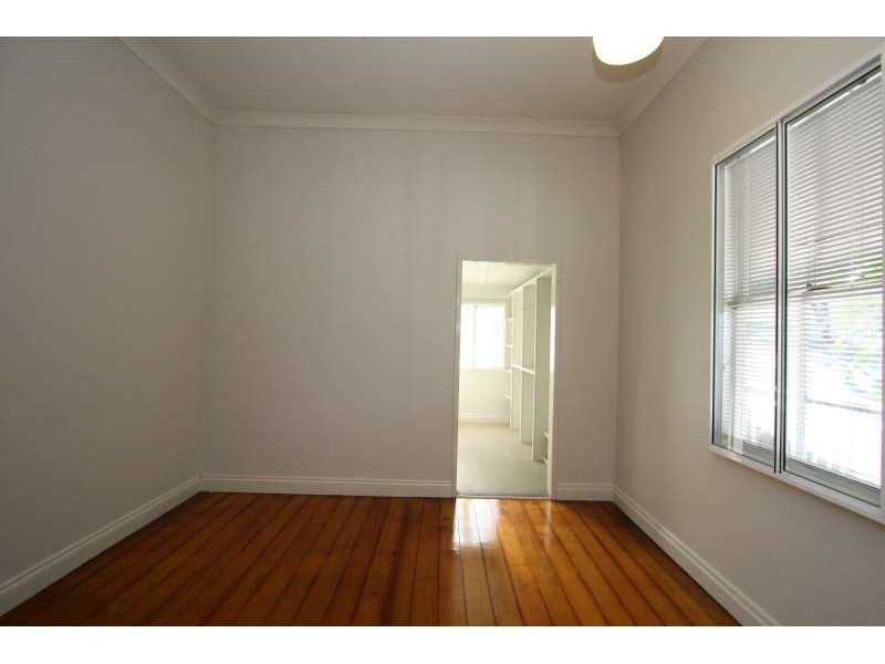 28 Wambool Street, Bulimba QLD 4171