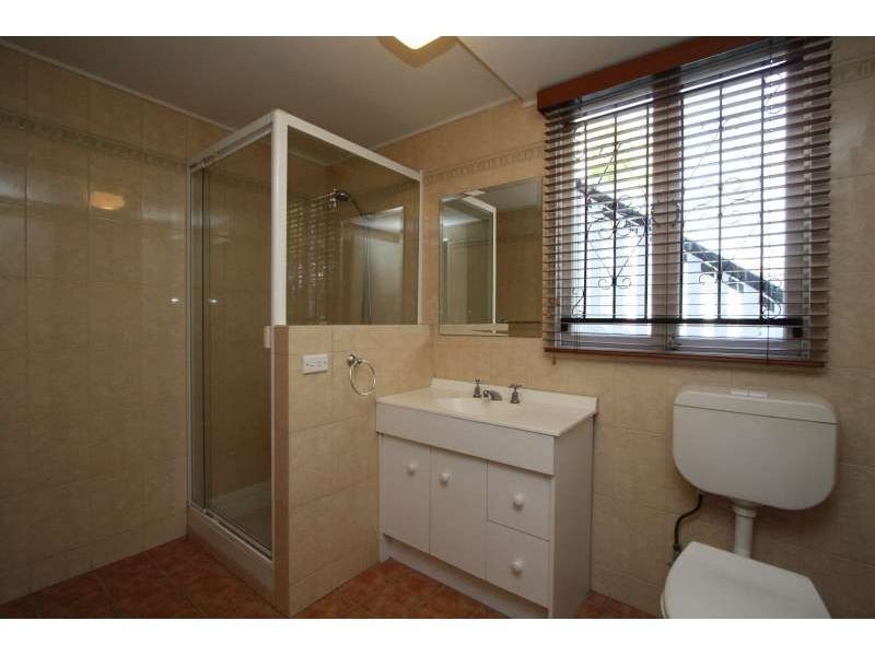 28 Wambool Street, Bulimba QLD 4171
