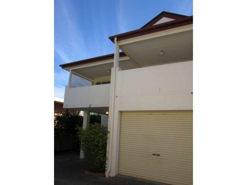 2/8 Amisfield Avenue, Nundah QLD 4012