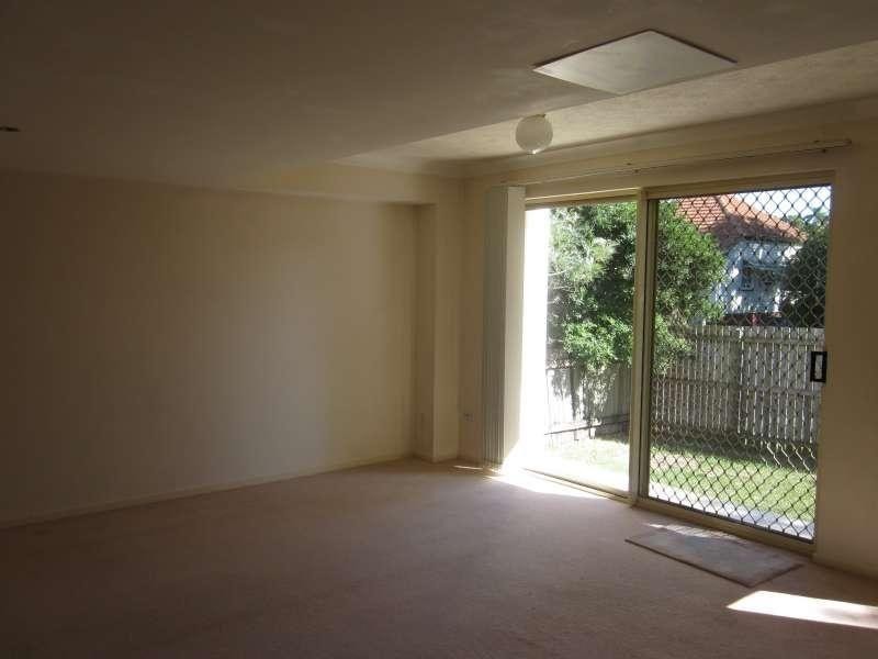 2/8 Amisfield Avenue, Nundah QLD 4012