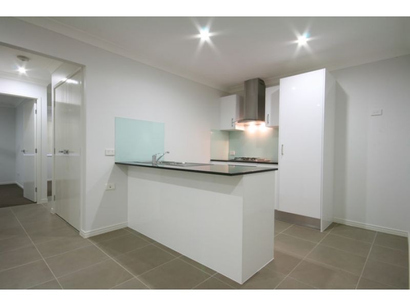 2, 9 Baphal Crescent, Narangba QLD 4504