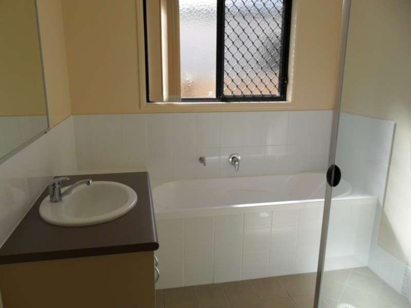 11 Adam Court, Kallangur QLD 4503