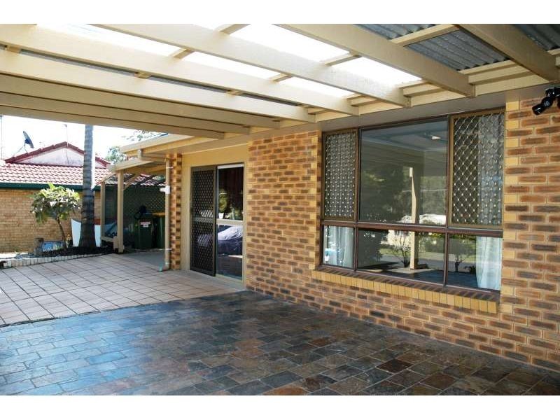 9 Woomera Crescent, Southport QLD 4215