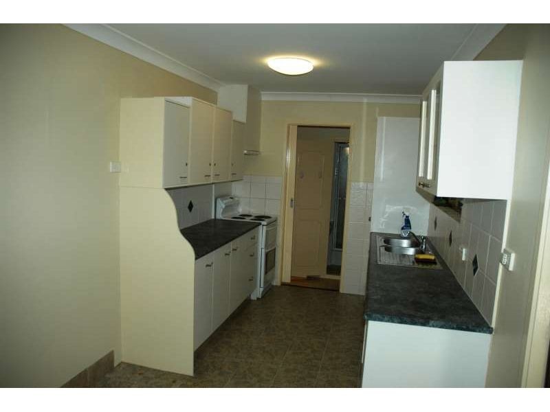 9 Woomera Crescent, Southport QLD 4215