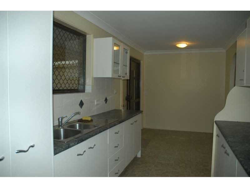 9 Woomera Crescent, Southport QLD 4215