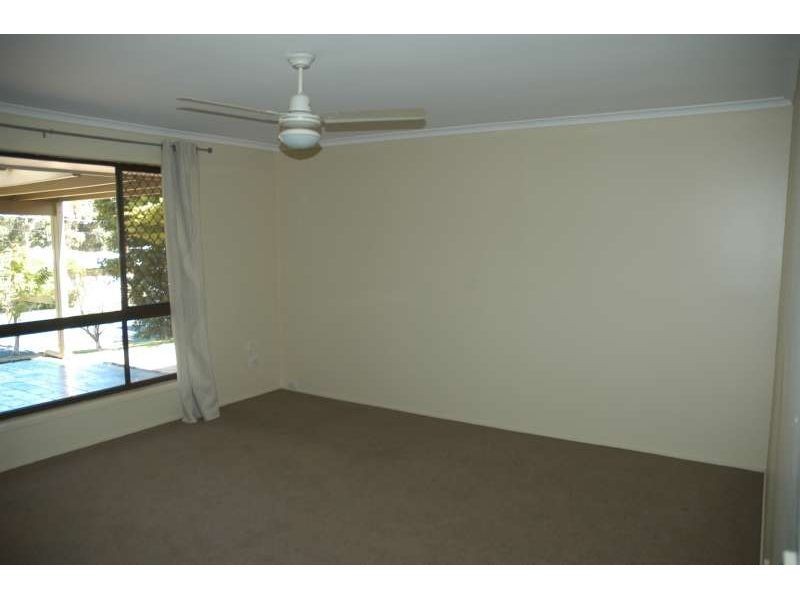 9 Woomera Crescent, Southport QLD 4215