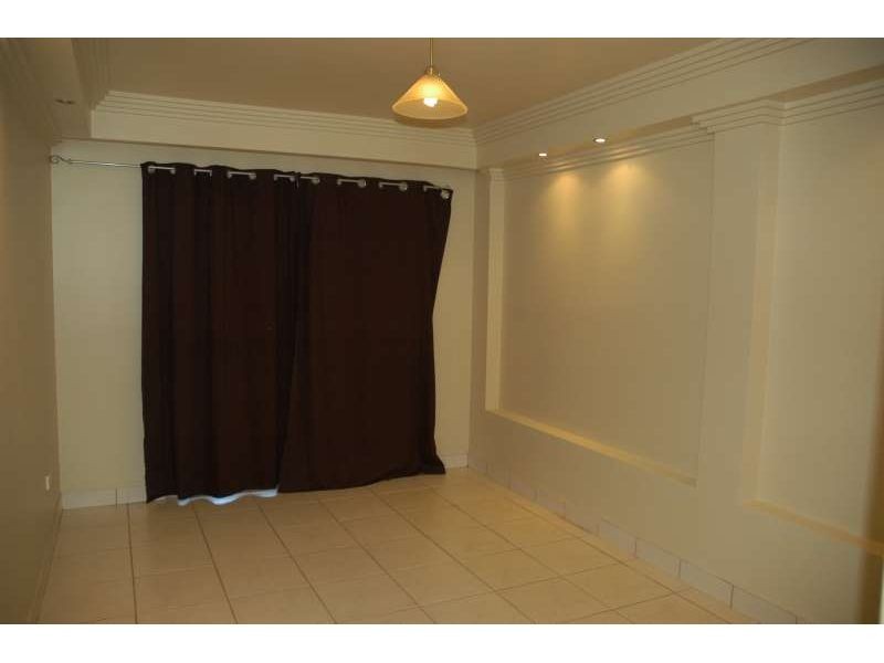 9 Woomera Crescent, Southport QLD 4215