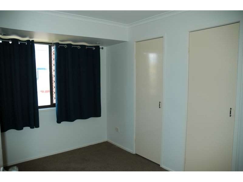 9 Woomera Crescent, Southport QLD 4215