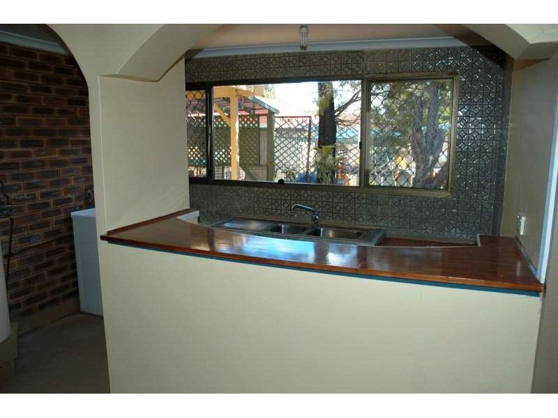 9 Woomera Crescent, Southport QLD 4215