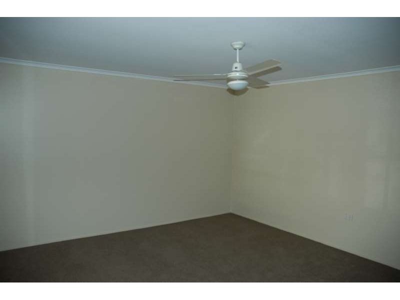 9 Woomera Crescent, Southport QLD 4215