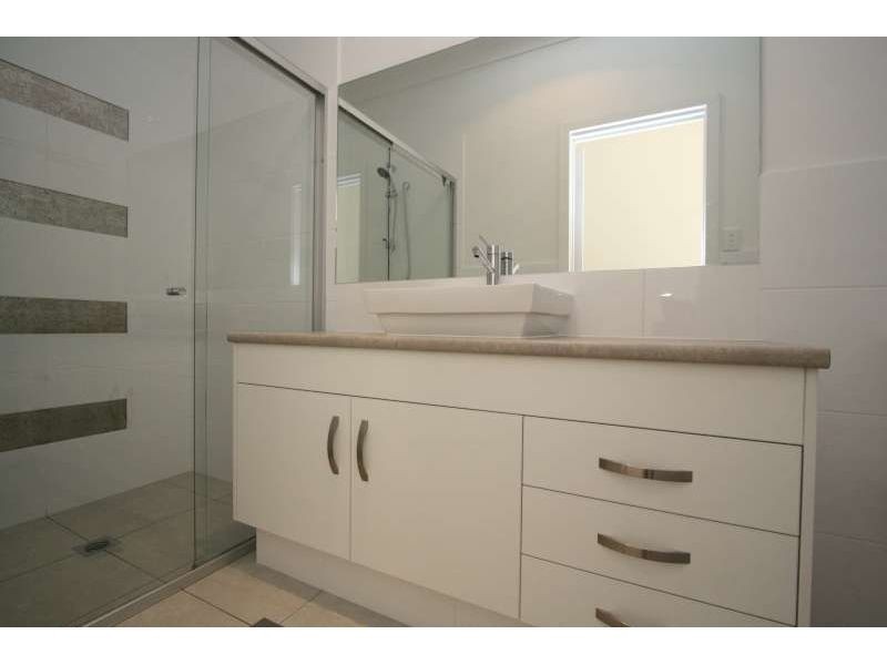 2, 24 Glen Street, Moorooka QLD 4105